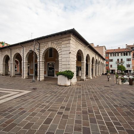 Suite "Castello" Del Garda - Apt Per Coppie Garda Desenzano del Garda Esterno foto