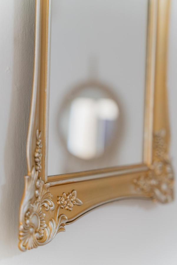 Suite "Castello" Del Garda - Apt Per Coppie Garda Desenzano del Garda Esterno foto
